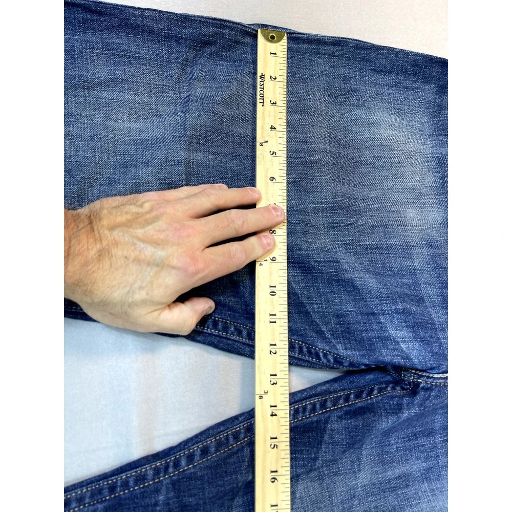 Levis same smoke